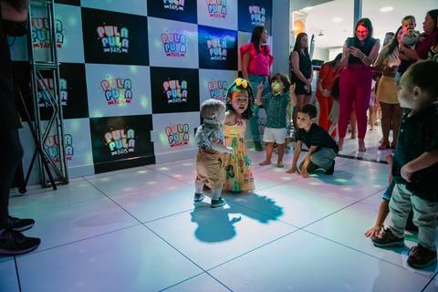 Smash the cake volta redonda barra mansa Fotografia Fotografo Festa Infantil 1 ano 1 aninho mamae papai ensaio aniversario  pula pula kids festa salao, safari, leao, rio de janeiro'