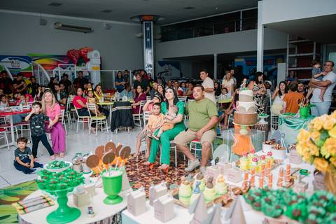 Smash the cake volta redonda barra mansa Fotografia Fotografo Festa Infantil 1 ano 1 aninho mamae papai ensaio aniversario  pula pula kids festa salao, safari, leao, rio de janeiro'