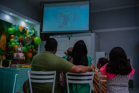 Smash the cake volta redonda barra mansa Fotografia Fotografo Festa Infantil 1 ano 1 aninho mamae papai ensaio aniversario  pula pula kids festa salao, safari, leao, rio de janeiro'