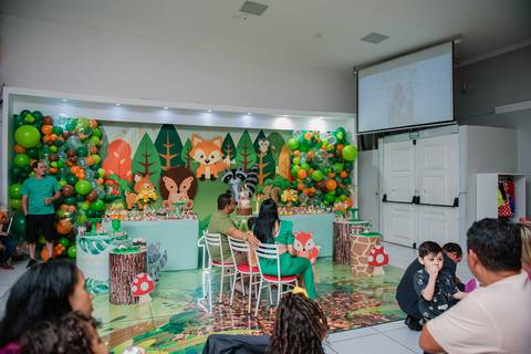 Smash the cake volta redonda barra mansa Fotografia Fotografo Festa Infantil 1 ano 1 aninho mamae papai ensaio aniversario  pula pula kids festa salao, safari, leao, rio de janeiro'