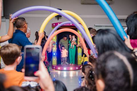 Smash the cake volta redonda barra mansa Fotografia Fotografo Festa Infantil 1 ano 1 aninho mamae papai ensaio aniversario  pula pula kids festa salao, safari, leao, rio de janeiro'