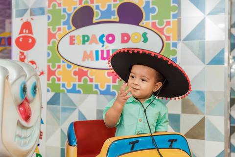 Aniversario infantil Arthur 1 ano Caramelada Festas Barra Mansa - RJ'