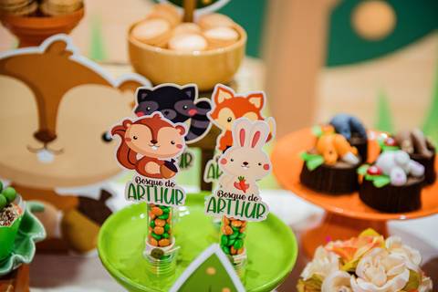 Aniversario infantil Arthur 1 ano Caramelada Festas Barra Mansa - RJ'