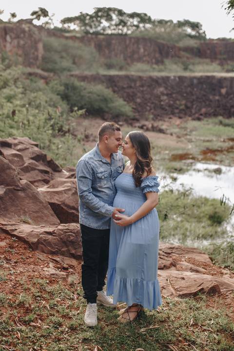 Ensaio de gestante na floresta'