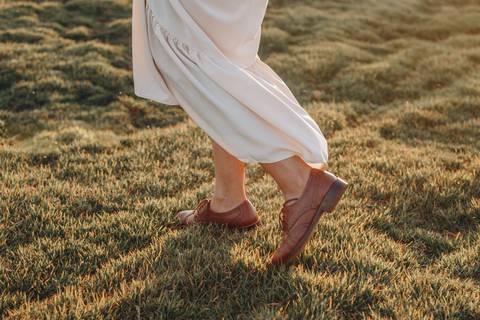 Inspiração de foto dançando no campo'