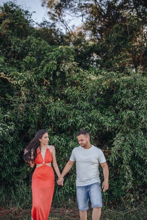 Ensaio de casal no campo '