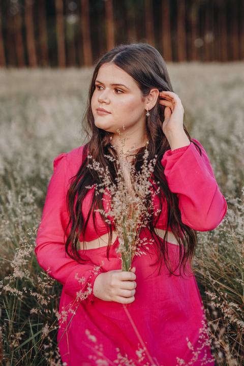 Ensaio feminino no campo '