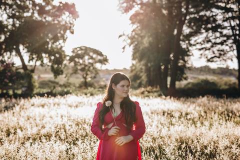 Ensaio feminino no campo '