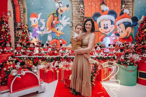 Festa infantil de 1 ano com tema natal do mickey'