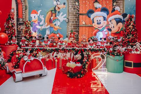 Festa infantil de 1 ano com tema natal do mickey'