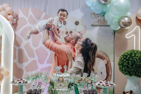 Festa de 1 ano com decoração de safari '
