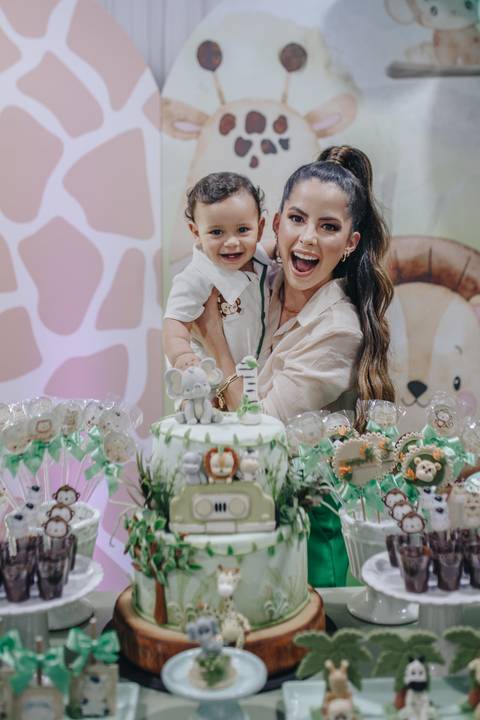 Festa de 1 ano com decoração de safari '