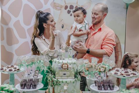 Festa de 1 ano com decoração de safari '