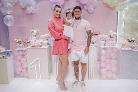 Aniversario de 1 ano com tema de perola'