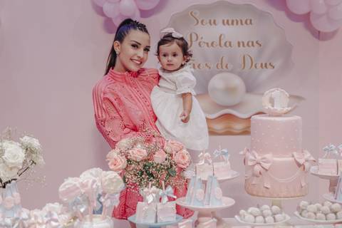 Aniversario de 1 ano com tema de perola'