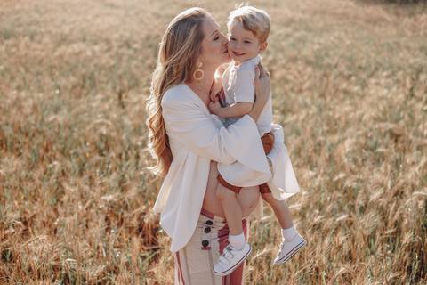 ensaio gestante no campo'