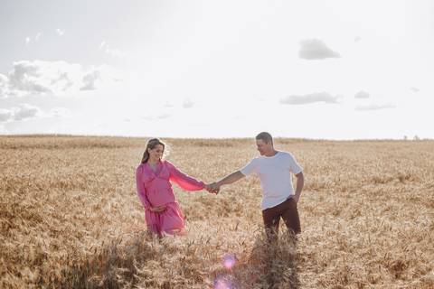 ensaio gestante no campo'