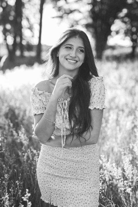 Inspiração de retrato feminino no campo '