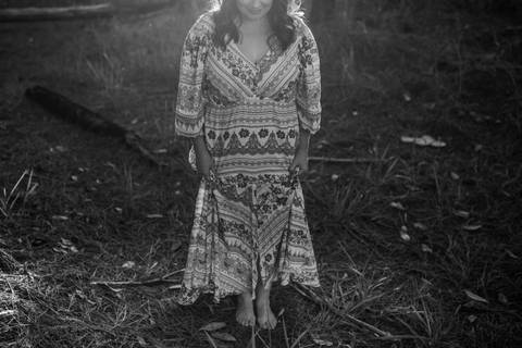 Retrato feminino na floresta '