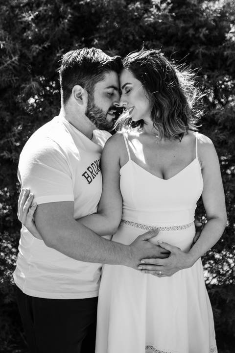 Inspiração de ensaio gestante ao ar livre'