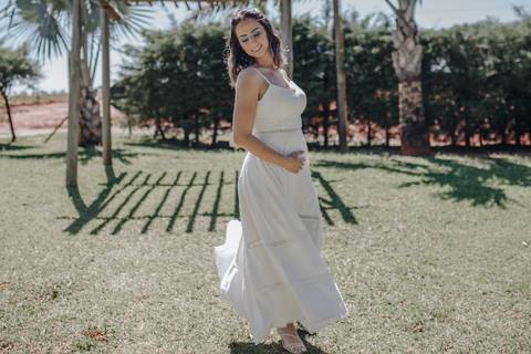 Inspiração de ensaio gestante ao ar livre'
