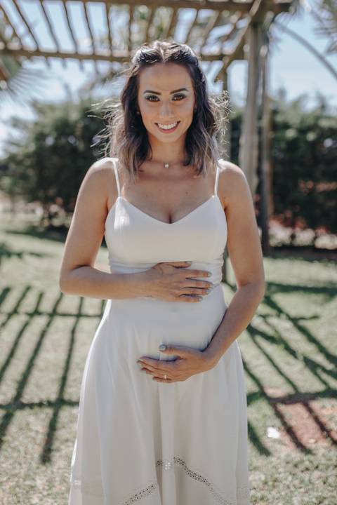 Inspiração de ensaio gestante ao ar livre'