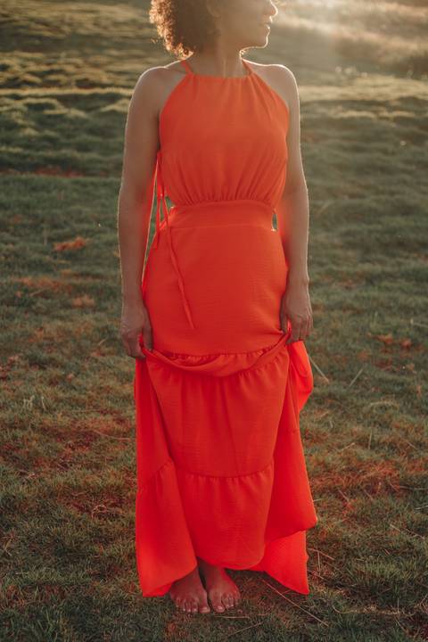 Ensaio feminino no campo'