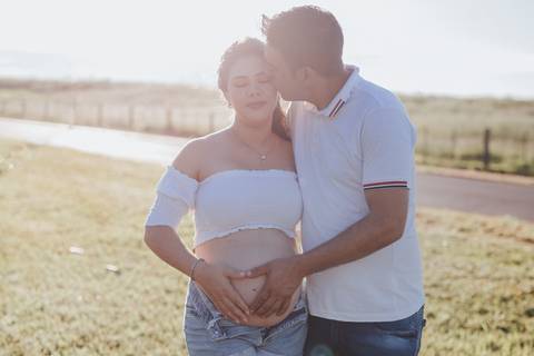 ensaio gestante ao ar livre'