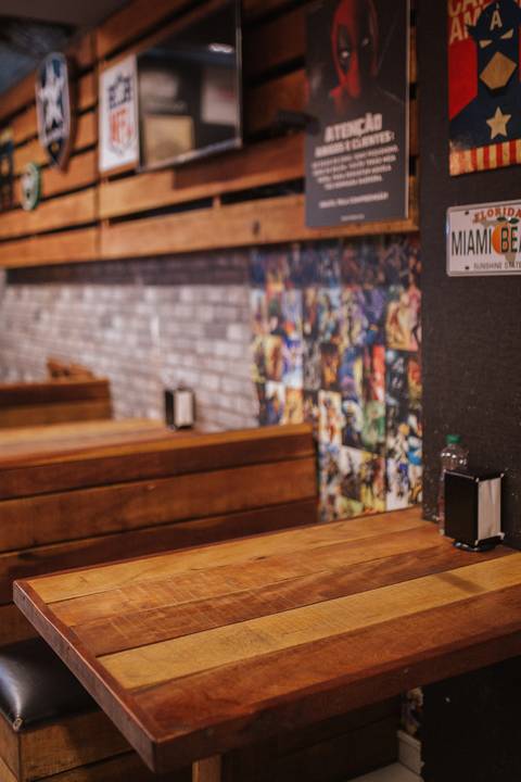 Inspiração de ensaio pré wedding no bar'