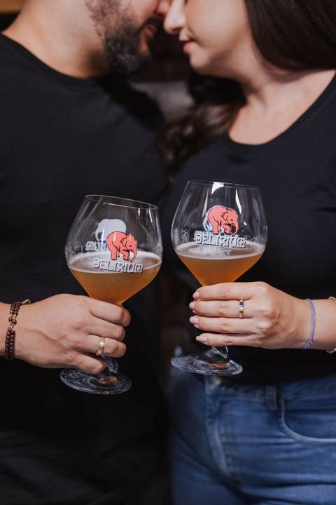 Inspiração de ensaio pré wedding no bar'