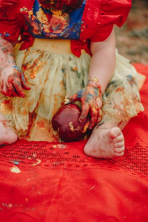 Smash Cake com tema da branca de neve'