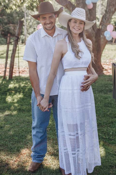 Inspiração de ensaio gestante ao ar livre'