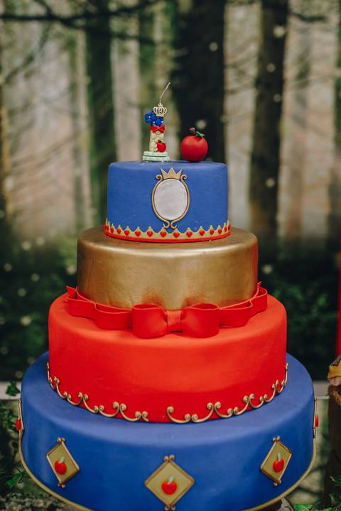 Aniversário de 1 ano com tema de branca de neve'