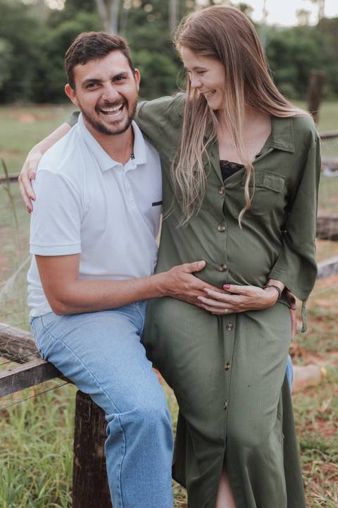 Ensaio de gestante no campo'