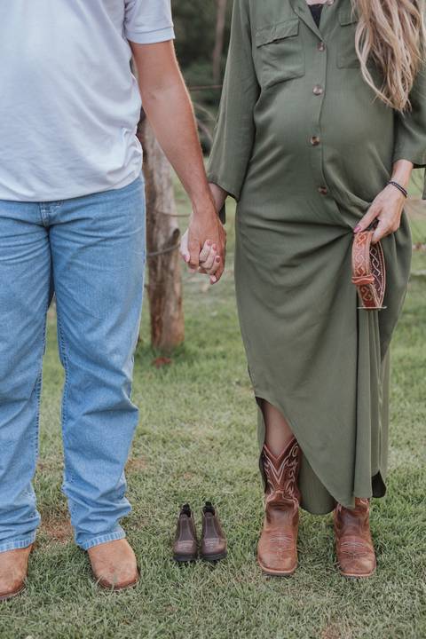 Ensaio de gestante no campo'