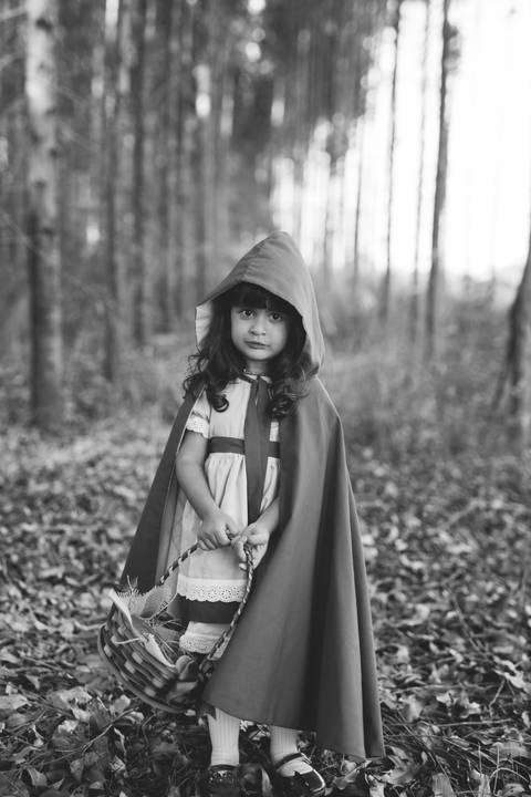 Ensaio infantil da chapeuzinho vermelho'