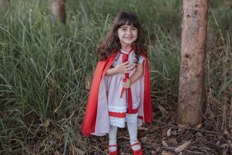 Ensaio infantil da chapeuzinho vermelho'