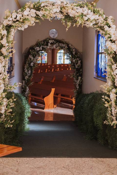 Cerimonia intimista na igreja'