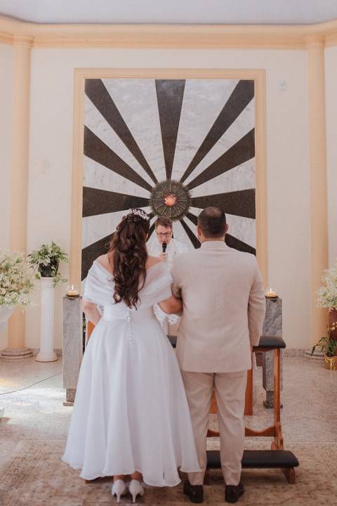  Cerimonia intimista na igreja'