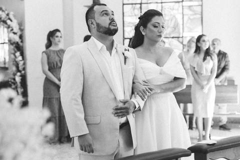  Cerimonia intimista na igreja'