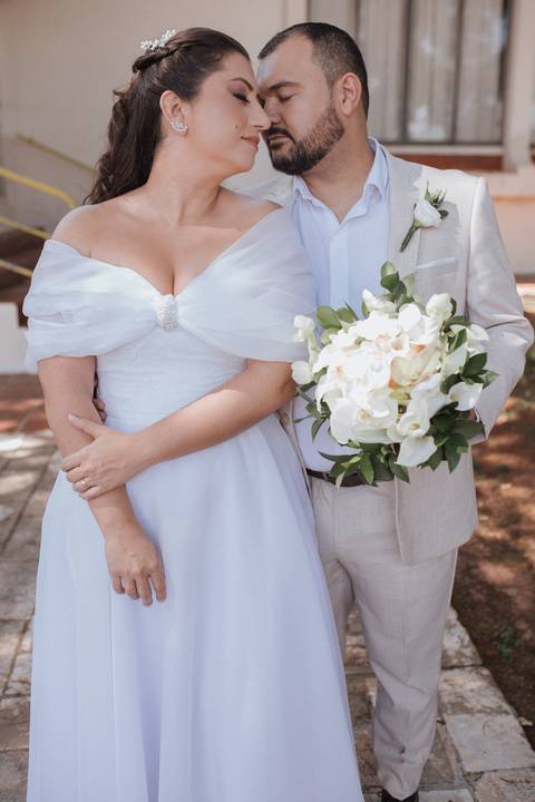 Inspiração de terno em linho bege para casamento diurno '