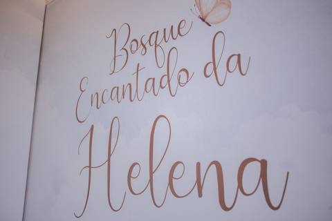 Aniversário de um ano com o tema de bosque encantado'