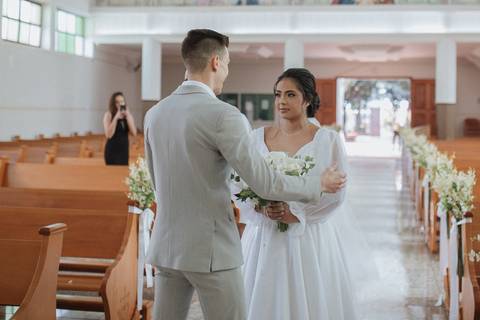 casamento minimalista na igreja'