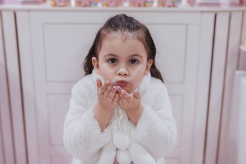 Aniversário infantil com tema de doces na paleta de cores candy color'
