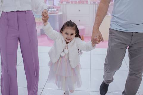 Aniversário infantil com tema de doces na paleta de cores candy color'