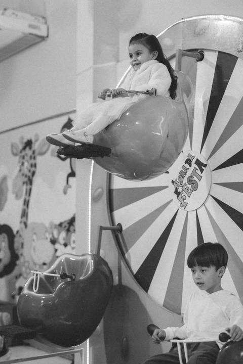 Aniversário infantil com tema de doces na paleta de cores candy color'
