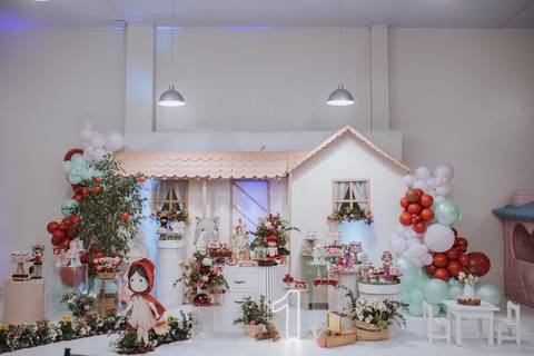 Aniversário infantil com tema da chapeuzinho vermelho'