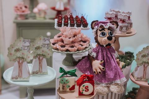 Aniversário infantil com tema da chapeuzinho vermelho'