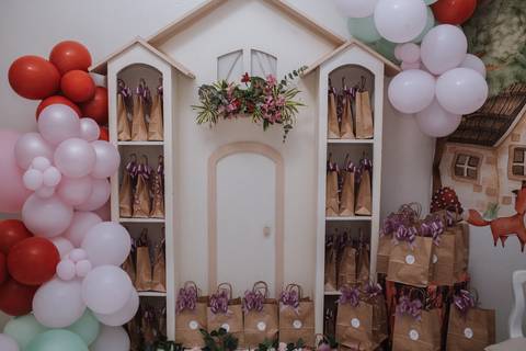 Aniversário infantil com tema da chapeuzinho vermelho'
