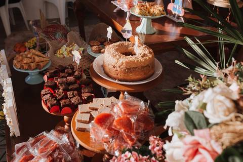Aniversário infantil com tema de festa junina'